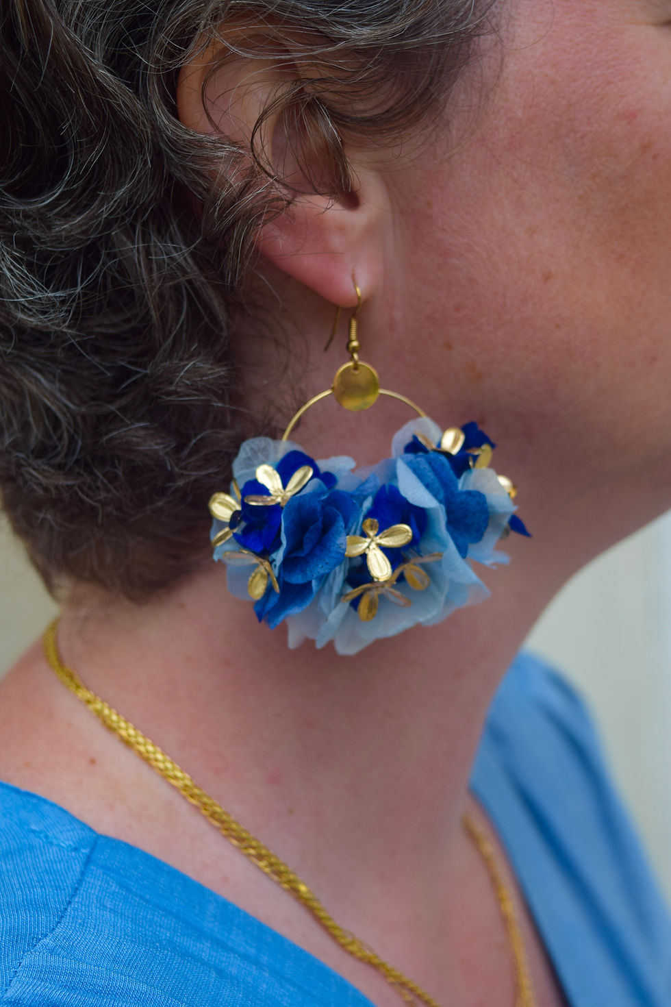 Miniature : Boucles d'oreilles Chanchou aux fleurs bleues et dorées