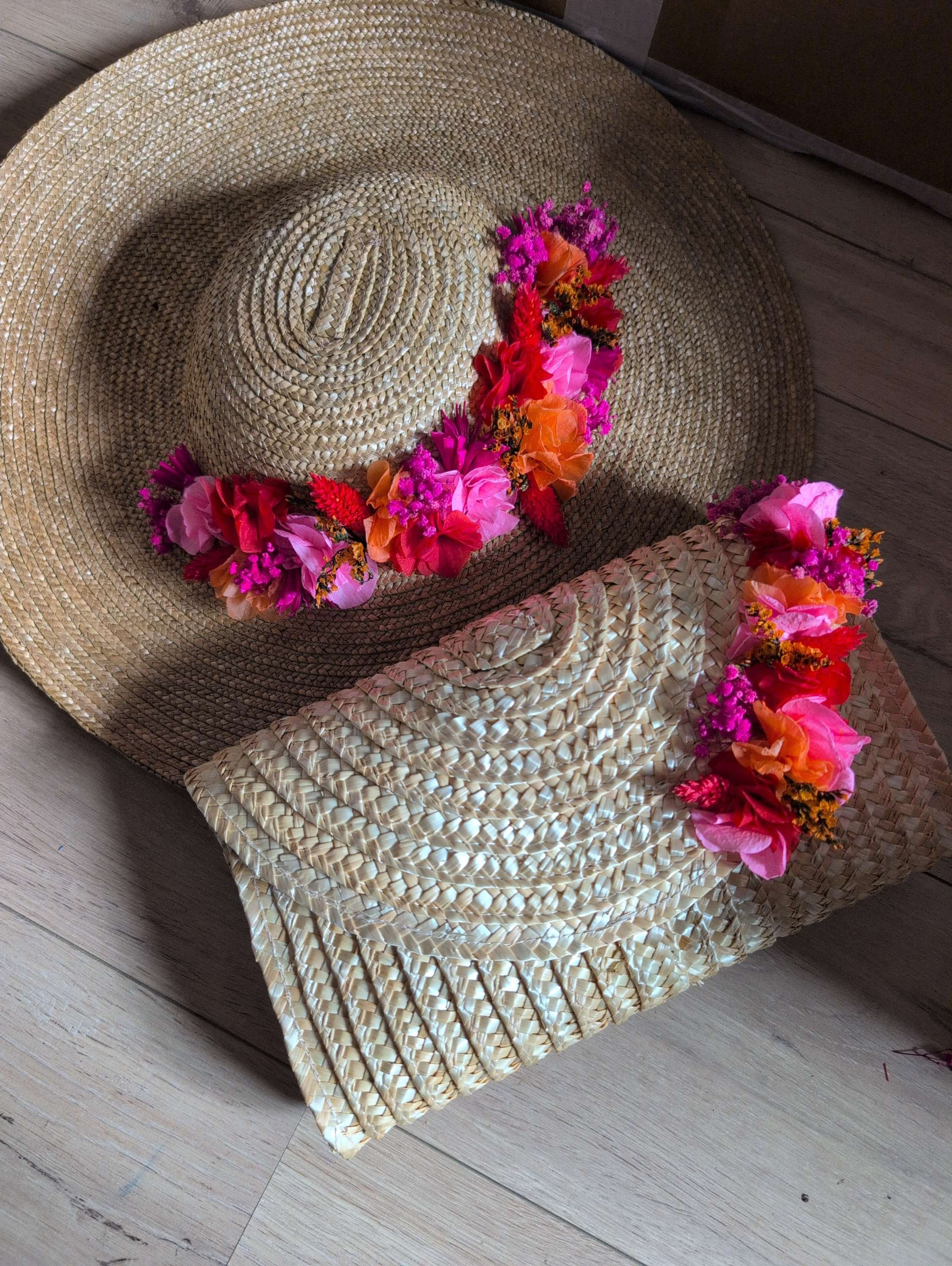 Chapeau Petit Montardo doré et la pochette 