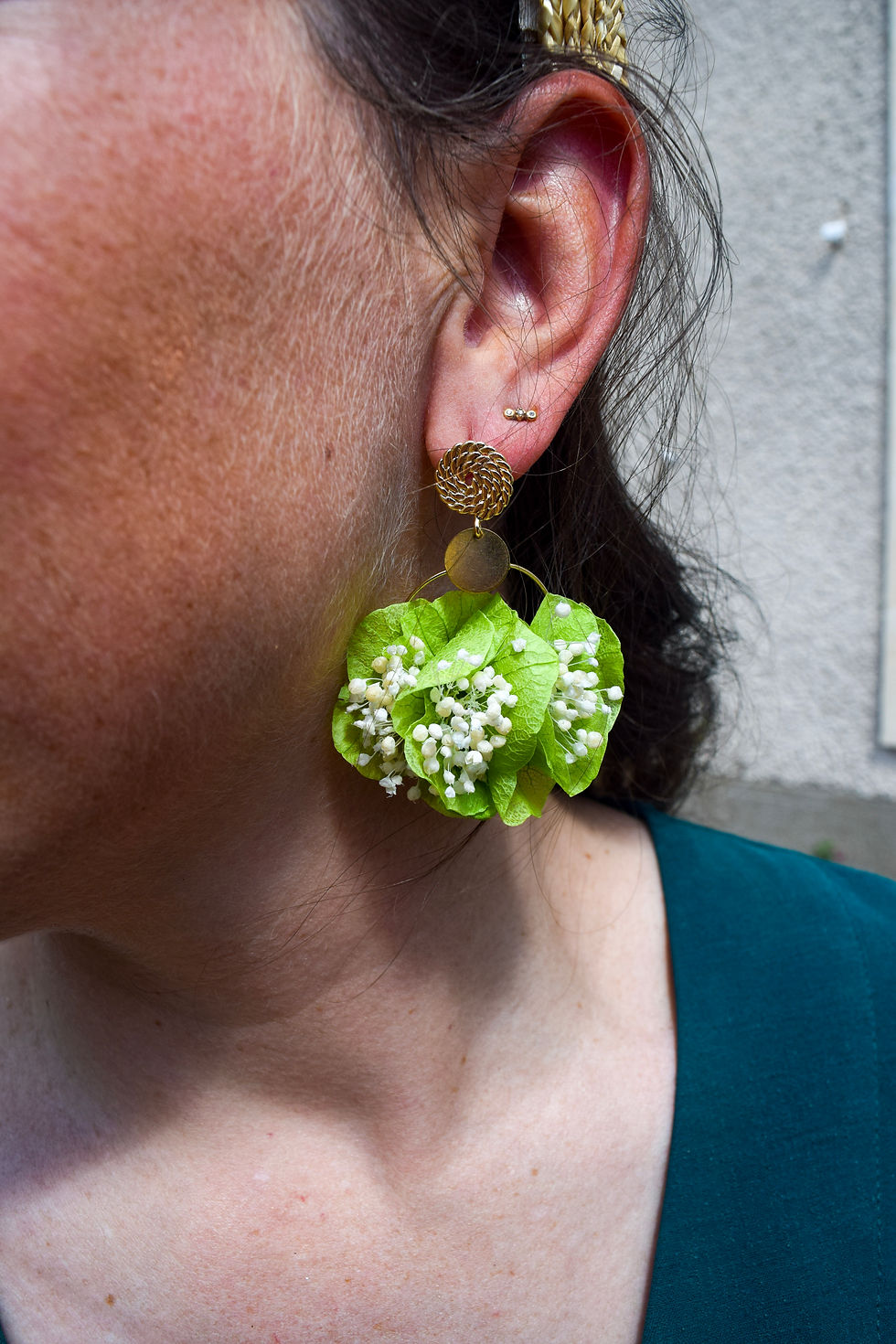 Miniature : Boucles d'oreilles Mansan aux fleurs vertes et blanches