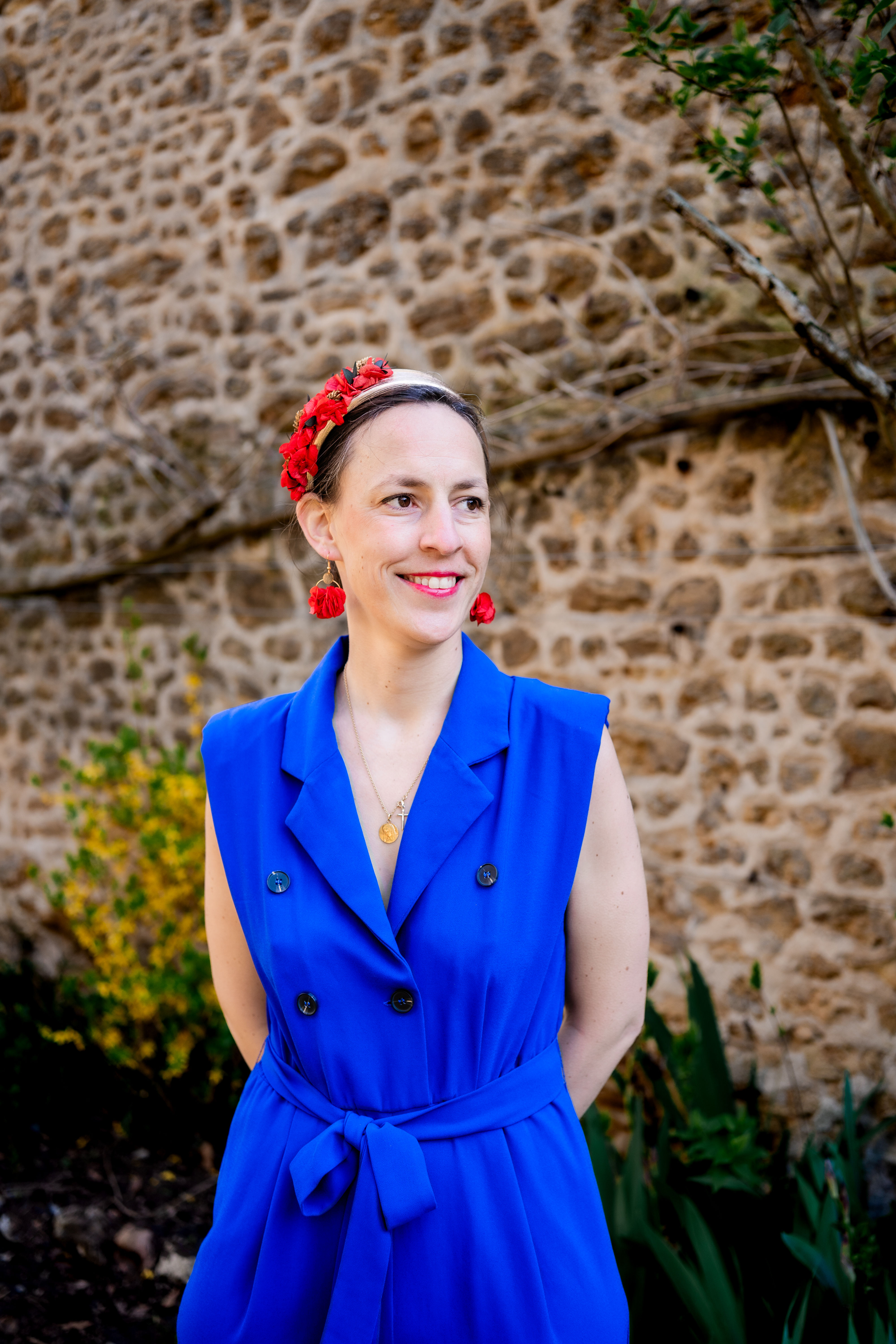 Serre-tête Batoua doré aux fleurs rouges, dorées et feuillage