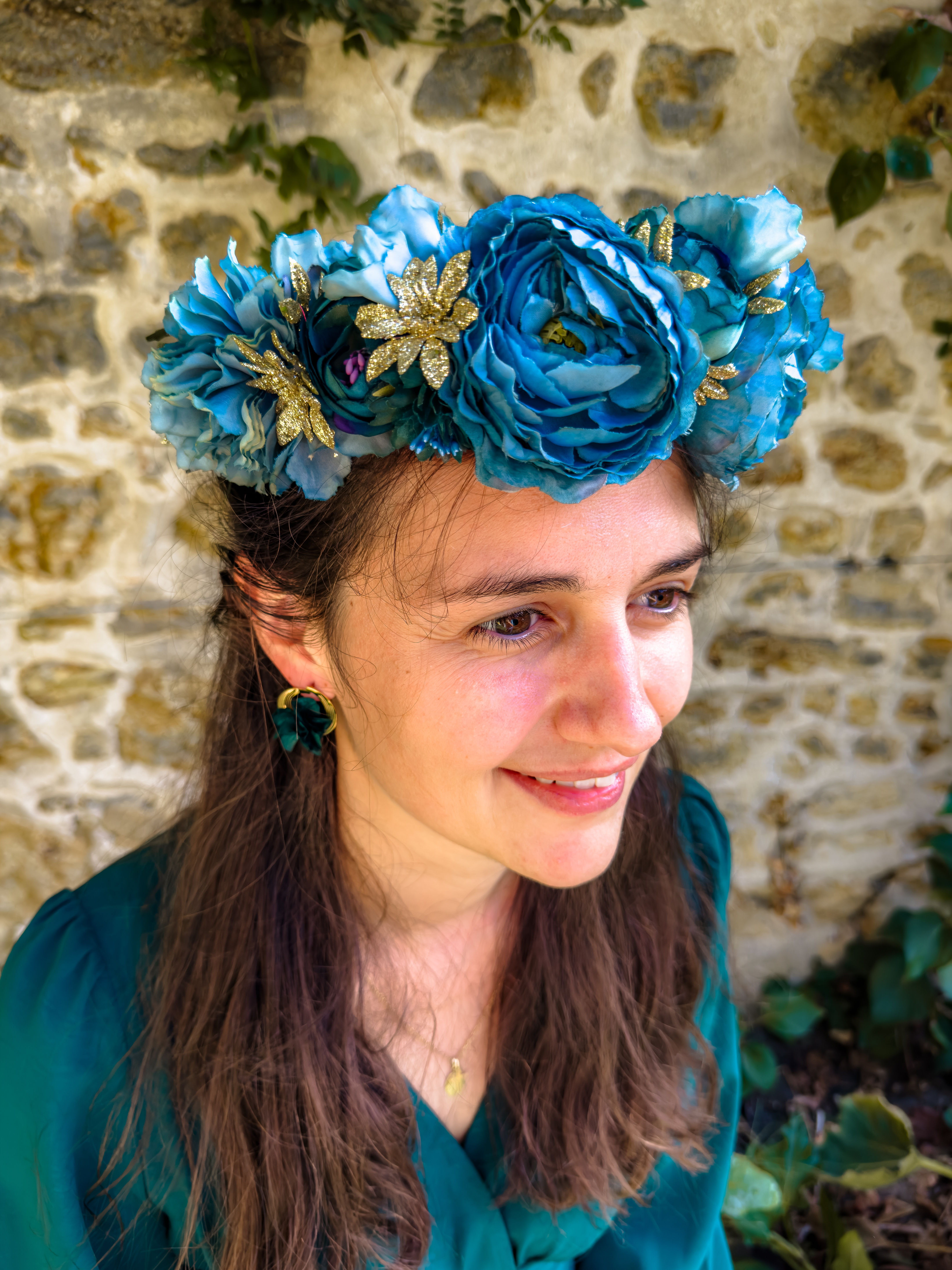 Couronne de Fleurs Tajan bleu canard et dorée