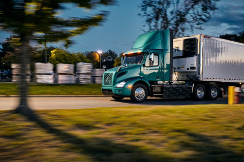 Volvo VNR Electric Truck | Electric Trucking | Battery Electric Trucks