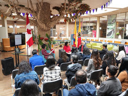 Bogotá fortalece sus lazos culturales con Canadá y Ecuador a través de la donación de libros a la Red Distrital de Bibliotecas Públicas