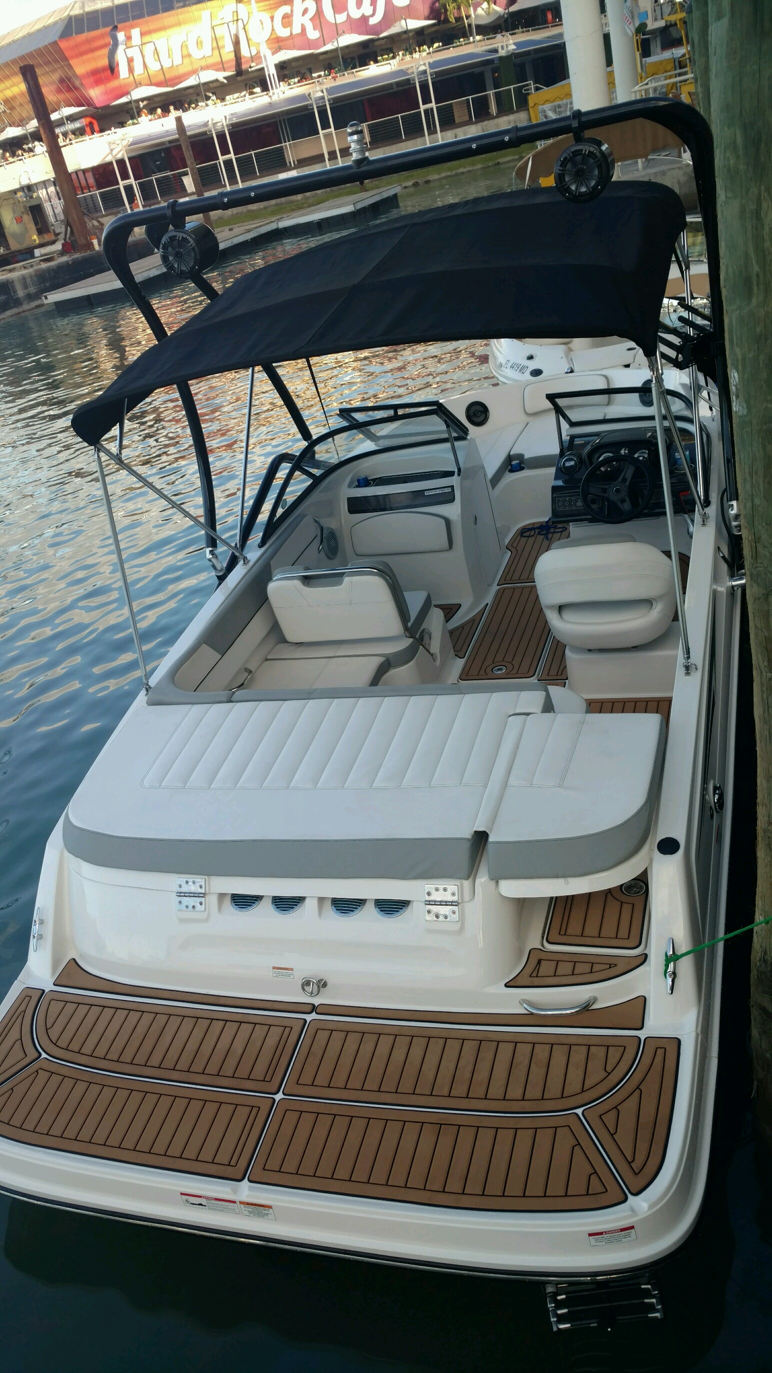 Bayliner VR5 boatrentals