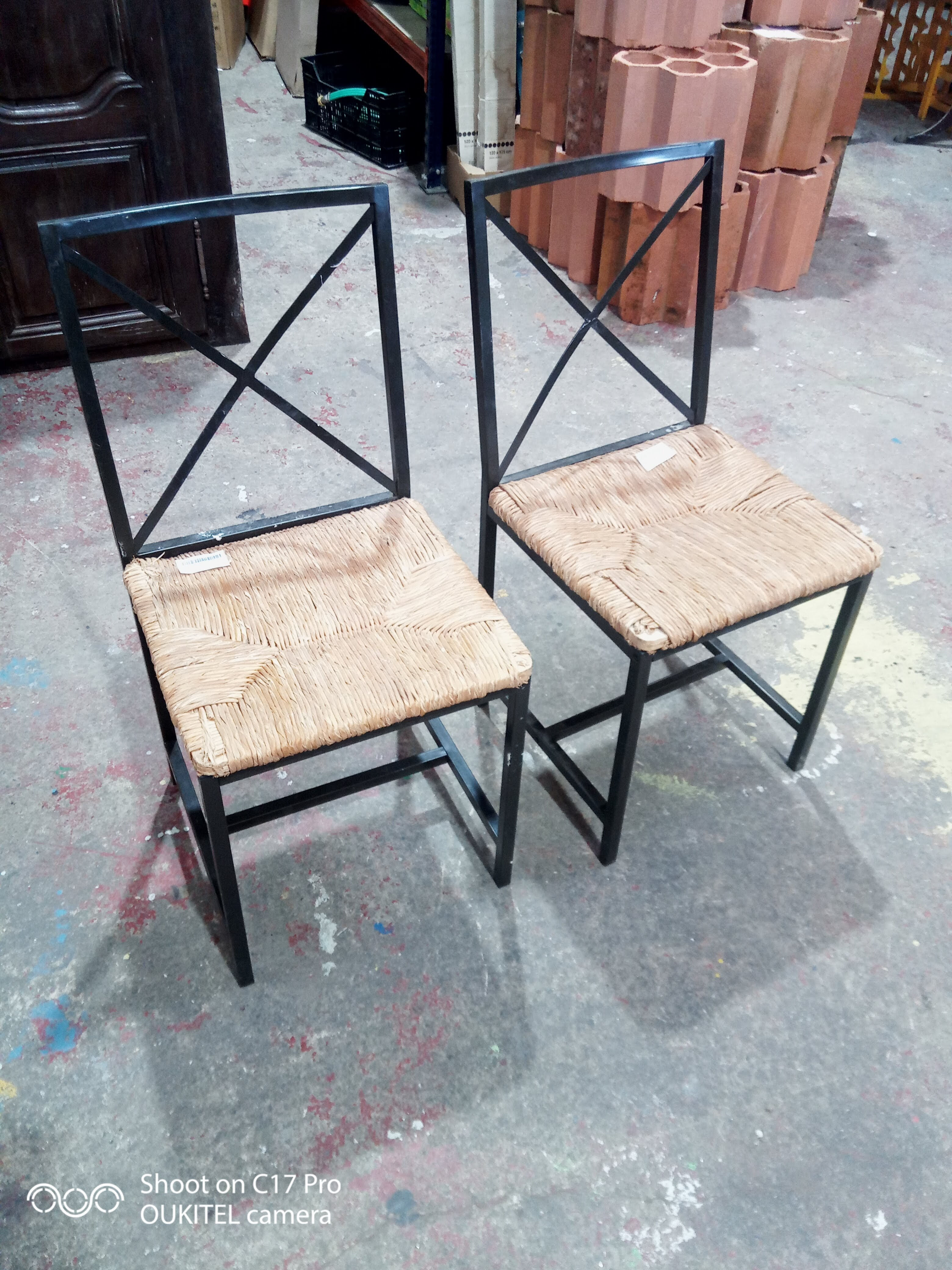 107 CHAISE STRUCTURE METALLIQUE