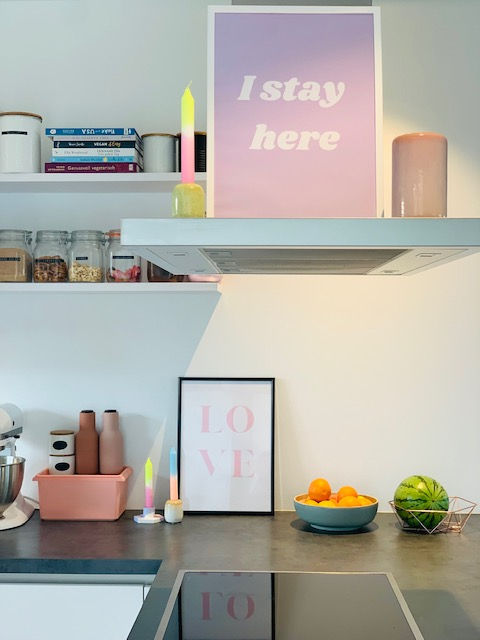 Poster I STAY HERE 30cmx40cm lila/weiß