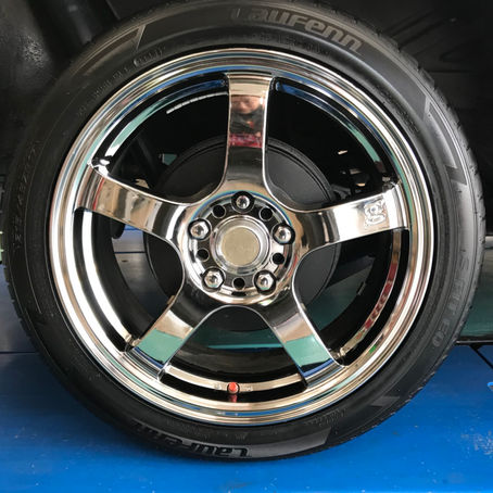 NOAHタイヤ交換✨