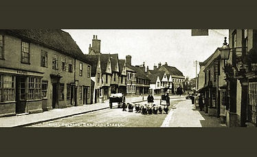 Bradford St about 1912, Walter Walford’s shop is in the foreground on the left, © Braintree District Museum – Alf Whybrow Collection.