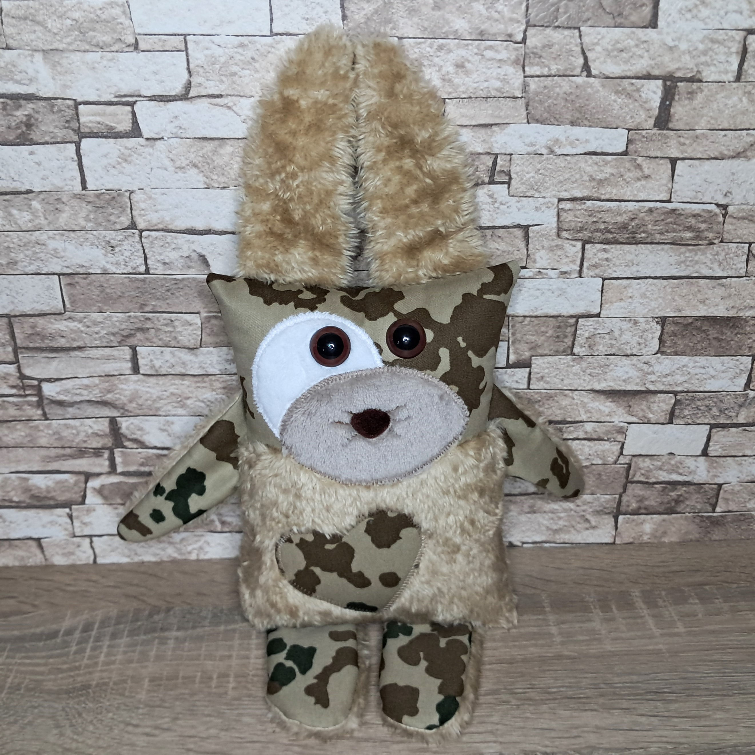 Hase Flecki, Wüstentarn, Zottelflausch beige