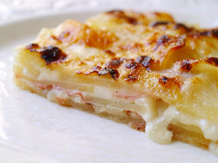 Tortino sottile di patate, fior di latte e speck