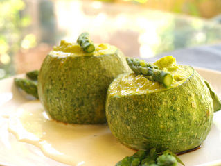 Zucchine tonde, caprino e asparagi!