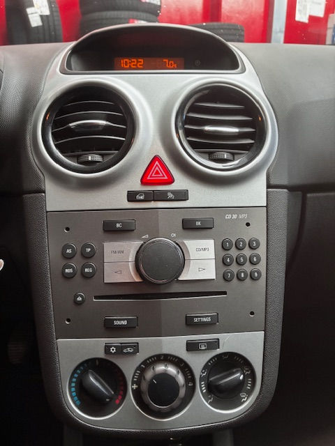 Opel Corsa 3p 1.2 Enjoy