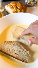 dipping bread slices