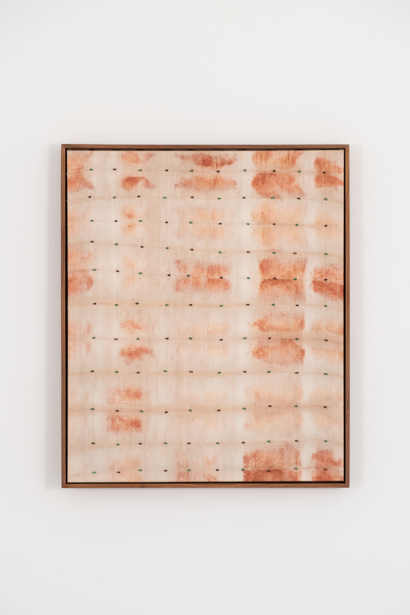 Bulumko Mbete
Crossroads III
2023
Manjista powder and beads on raw silk
61.5 x 51.5 cm