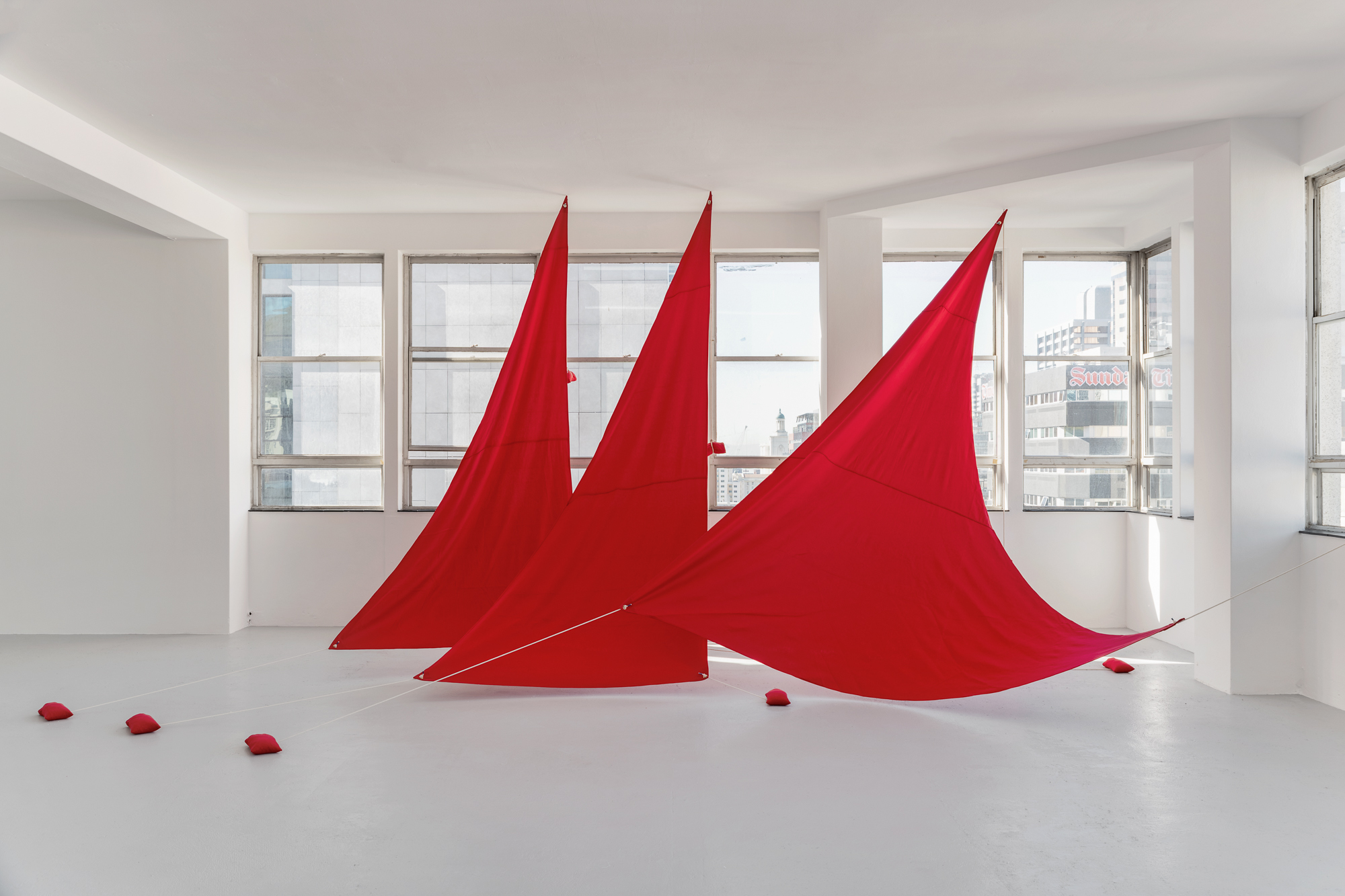 Inga Somdyala
Itinerario: Key To The East
2023
Umbhaco, Rope, Atlantic Sea Salt and Stainless Steel
670 x 570 x 320 cm
