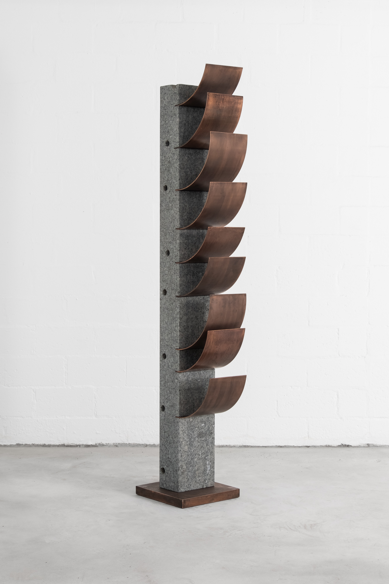 Michele Mathison
Grandstand
2024
Copper plated steel and Springbok granite
220 x 40 x 40 cm