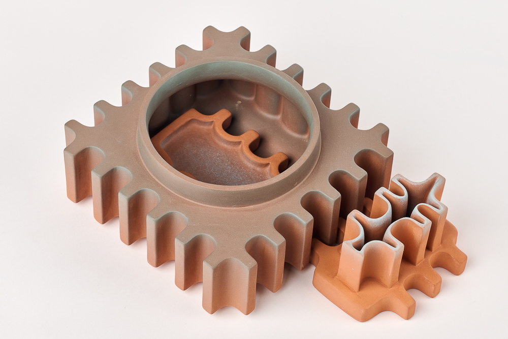 Justin Brett
Pluto’s Font X - Cobalt and Chrome Well, Cobalt Fount and Pool
2023
Clay slips and mineral pigments 
18 x 18 x 8 cm