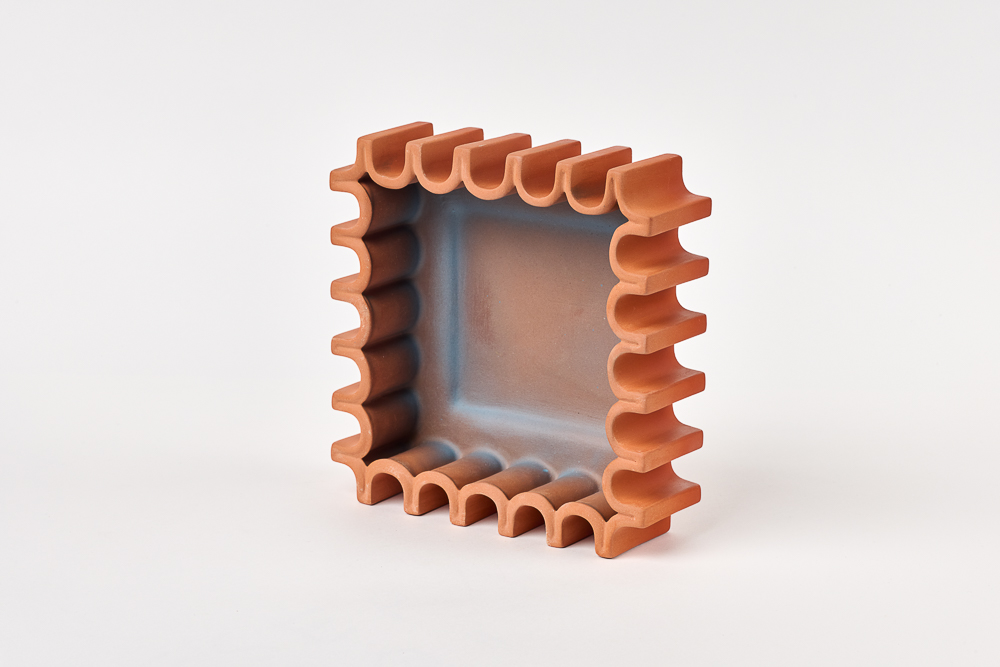 Justin Brett
Pluto’s Font V - Cobalt Pool
2023
Clay slips and mineral pigments 
18 x 18 x 6 cm