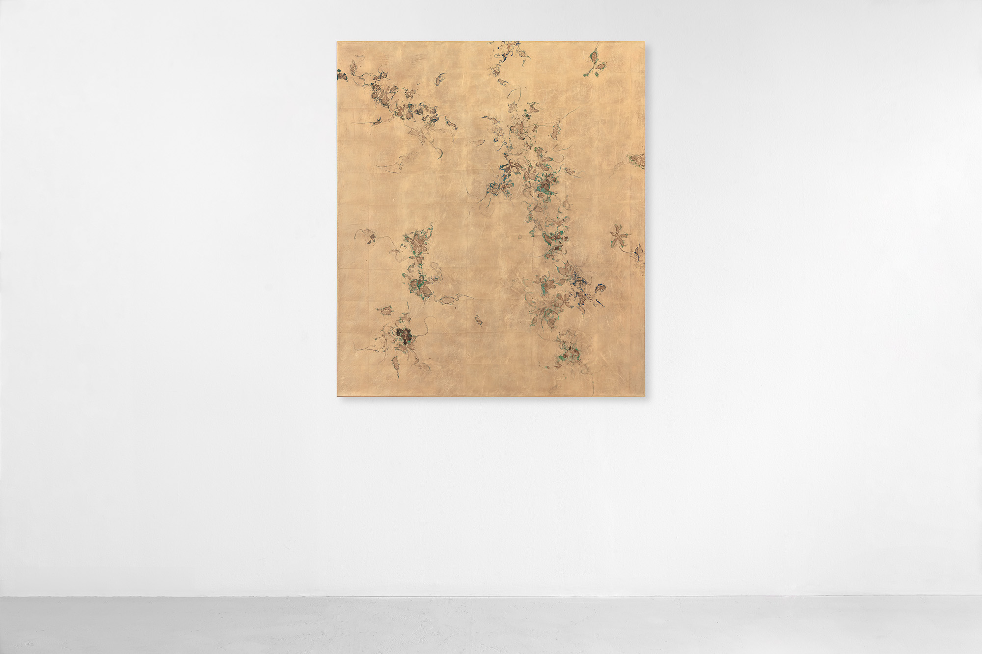 Pierre Vermeulen
Music everywhere in my eyes, can’t you see
2024
Sweat, gold leaf imitate, acrylic and shellac on Belgian Linen 
150 x 135 cm