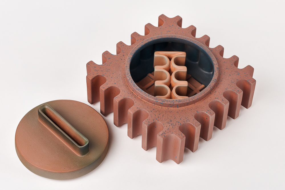 Justin Brett
Pluto’s Font IX - Iron and Cobalt Well, Copper and Cobalt, Spring and Jets
2023
Clay slips and mineral pigments 
18 x 18 x 15.5 cm