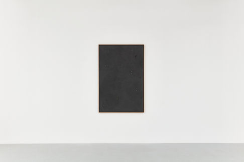 Bella Knemeyer
Untitled
2026
Mulched paper, charcoal powder, acrylic, konnyaku
158.5 x 106 cm