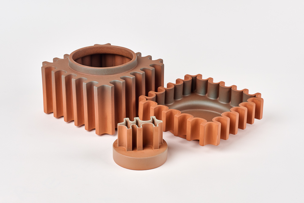 Justin Brett
Pluto’s Font I - Cobalt and Chrome Pools and Fount
2023
Clay slips and mineral pigments 
18 x 18 x 17.5 cm