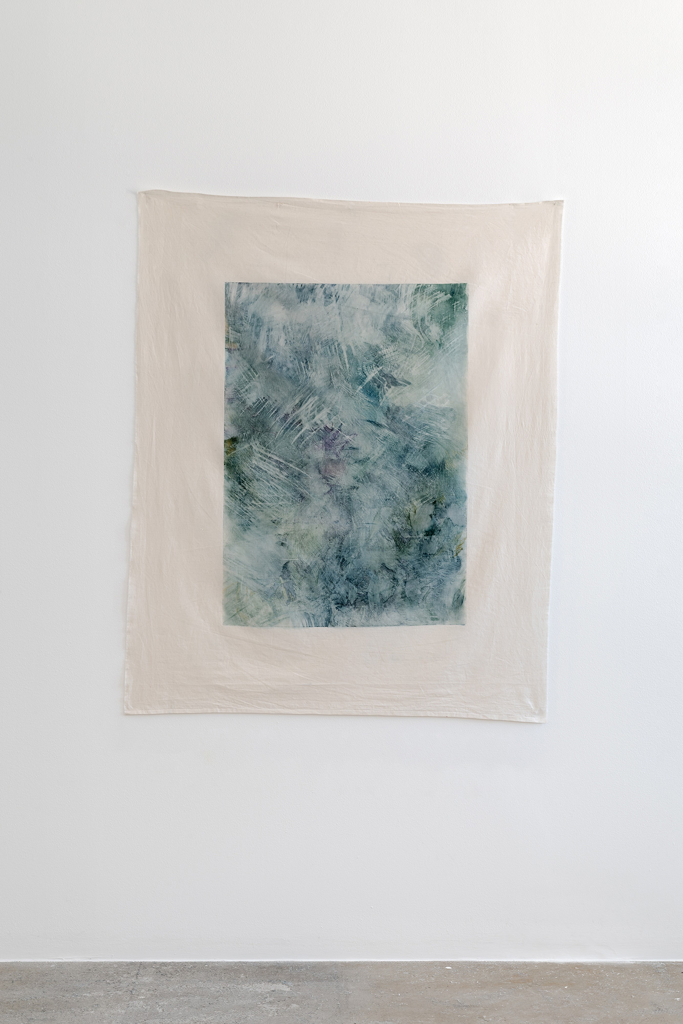 Amber Moir
Grasp I, 2022
Pitch-rolled monotype and colour pencil on calico
137 x 115 cm