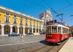 tram-4379656.jpg