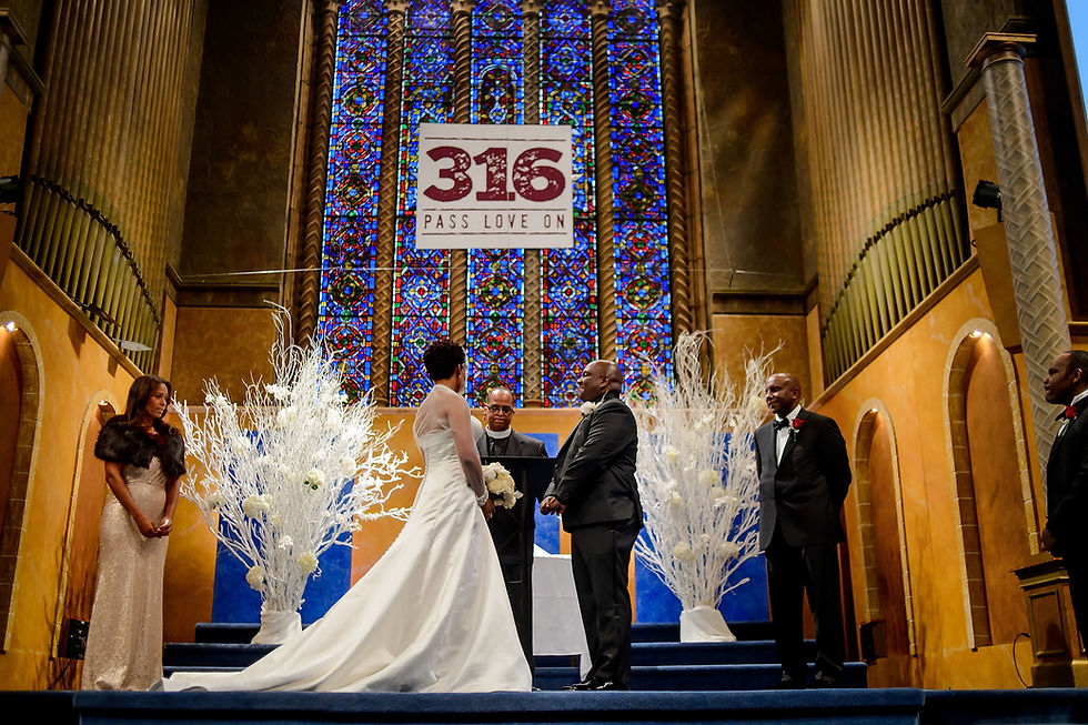 What I Wish Couples Knew Before Choosing Their Wedding Florist
