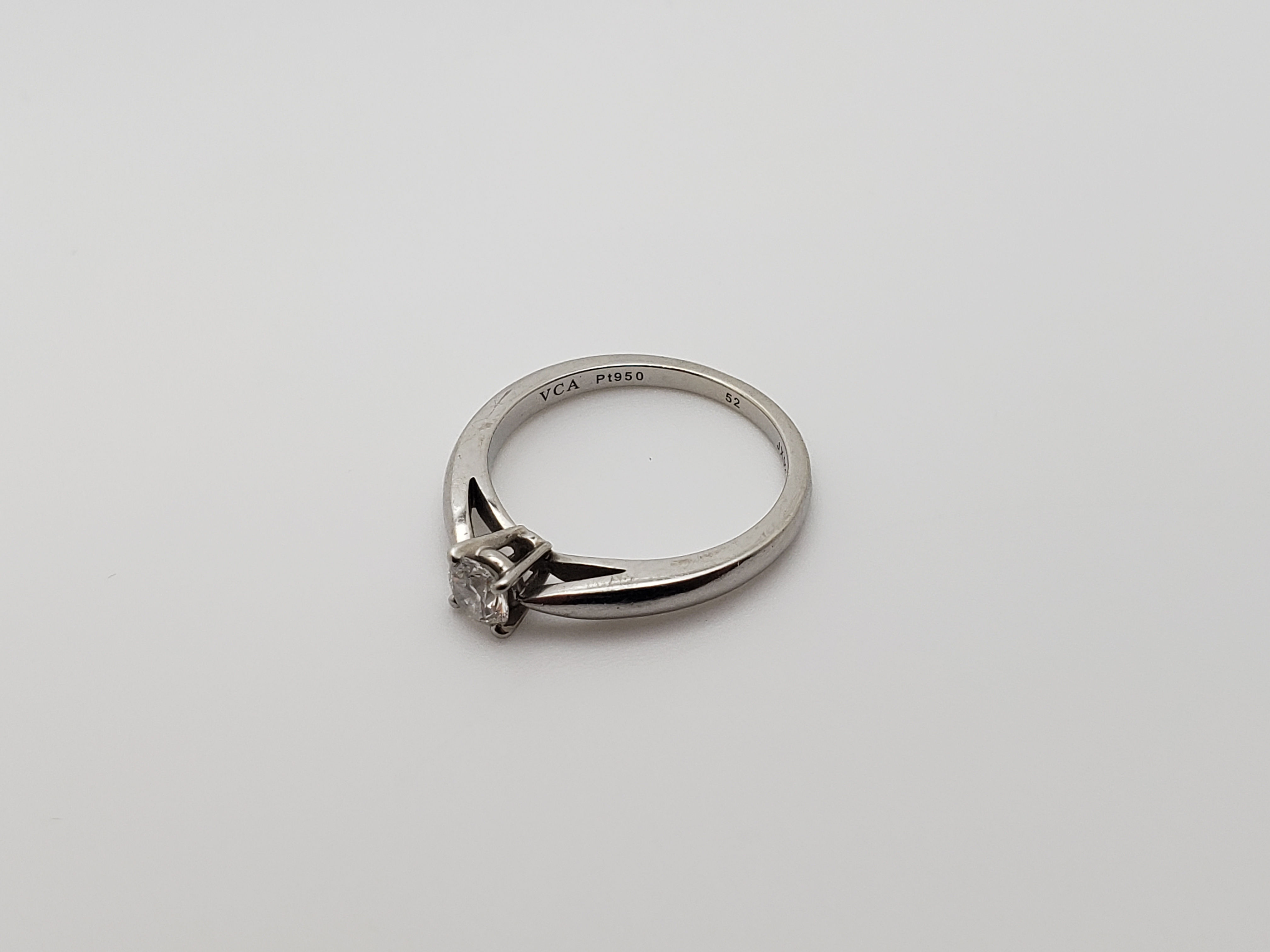 Van Cleef & Arpels 0.25 CT Diamond Platinum Engagement Ring