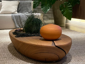 Massivholz-Loungetisch