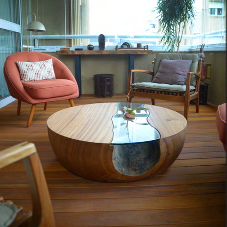 Loungetisch aus Massivholz