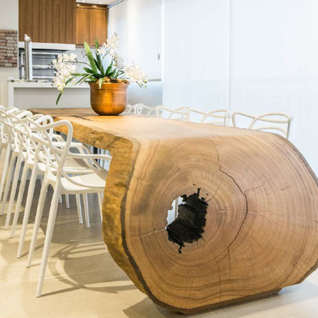 Esstisch aus Massivholz