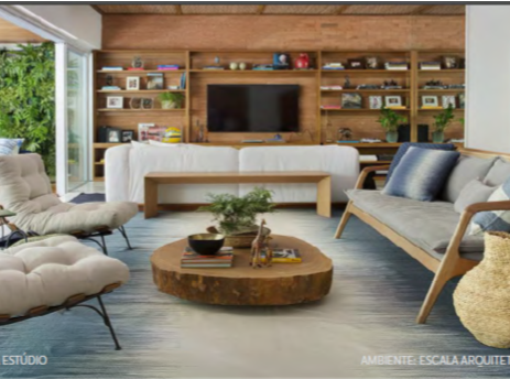 Loungetisch aus Massivholz