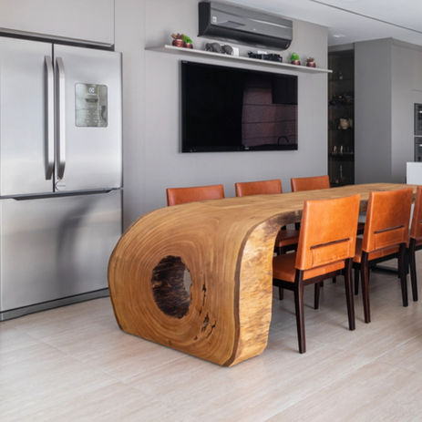 Esstisch aus Massivholz