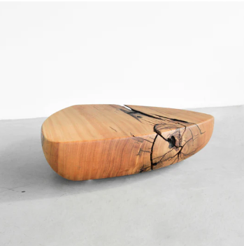 Loungetisch aus Massivholz