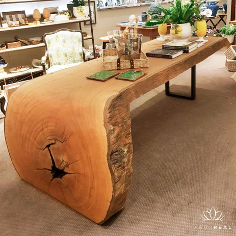 Esstisch aus Massivholz