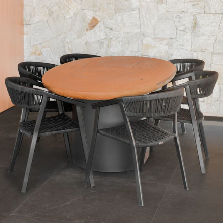 Esstisch aus Massivholz