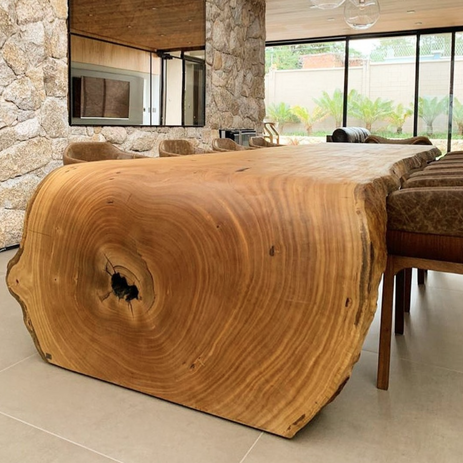 Esstisch aus Massivholz