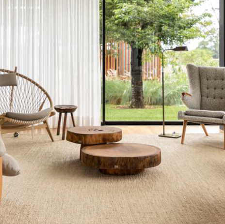 Loungetisch aus Massivholz