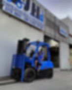 Fachada da JH com Empilhadeira Hyster