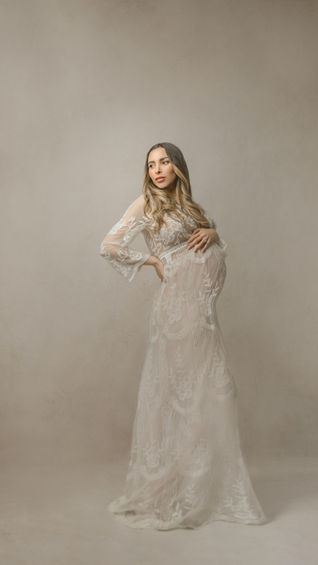 Sesiones Maternity en estudio Sandra Caballero ubicado en Granollers (Barcelona)