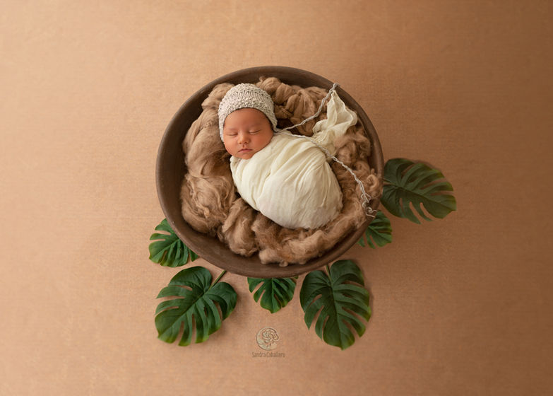 Sesiones Newborn con estilo y delicadeza en ambiente cuidado. Sandra Caballero Granollers Barcelona