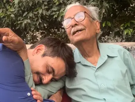 उस किताब में एक रॉयल्टी रहती थी