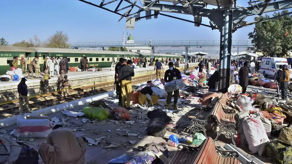 Jadetimes, Suicide blast at Pakistan train station kills dozens; militants claim responsibility.