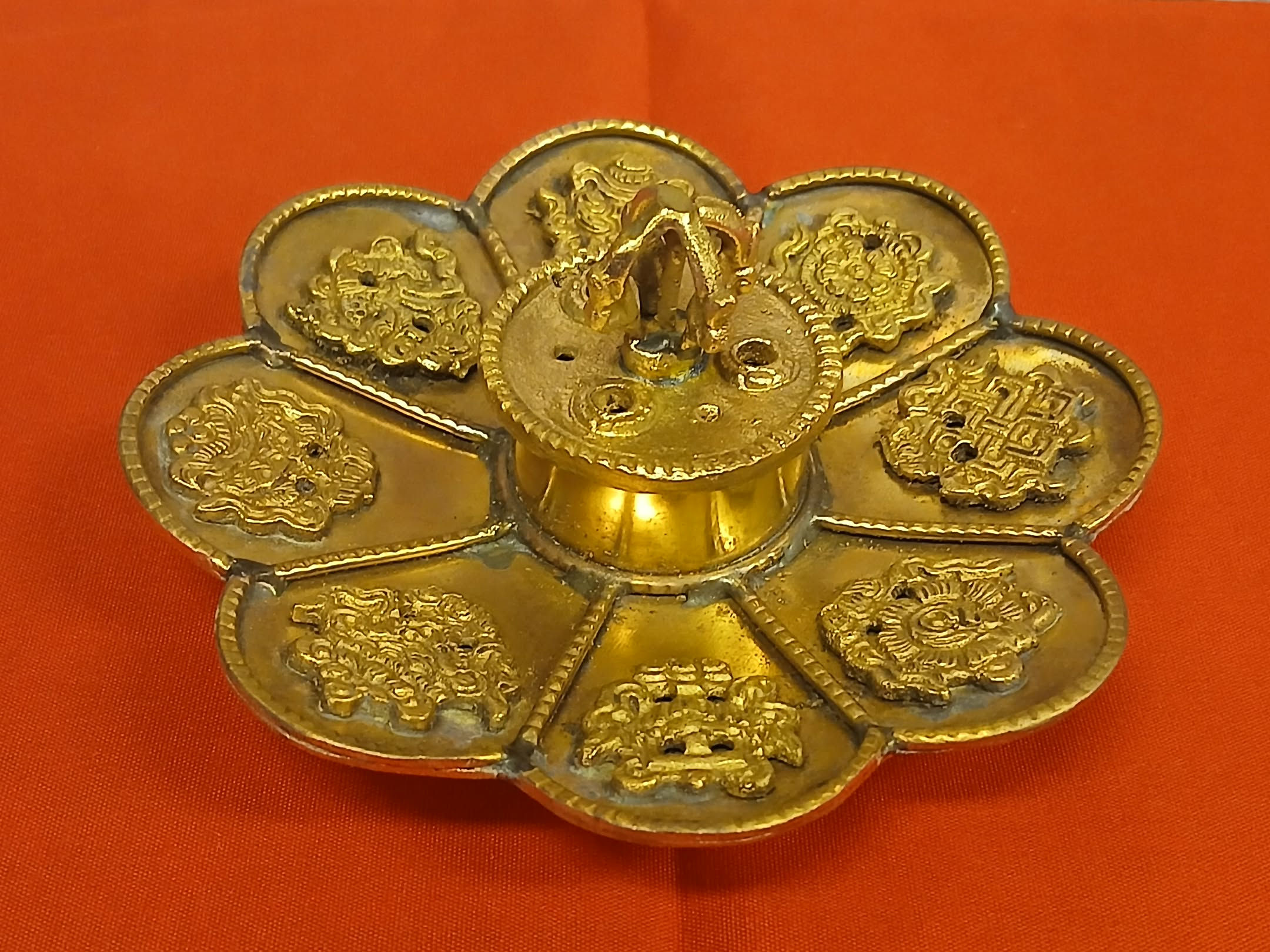 Incense Burner -Lotus 8 auspicious signs
