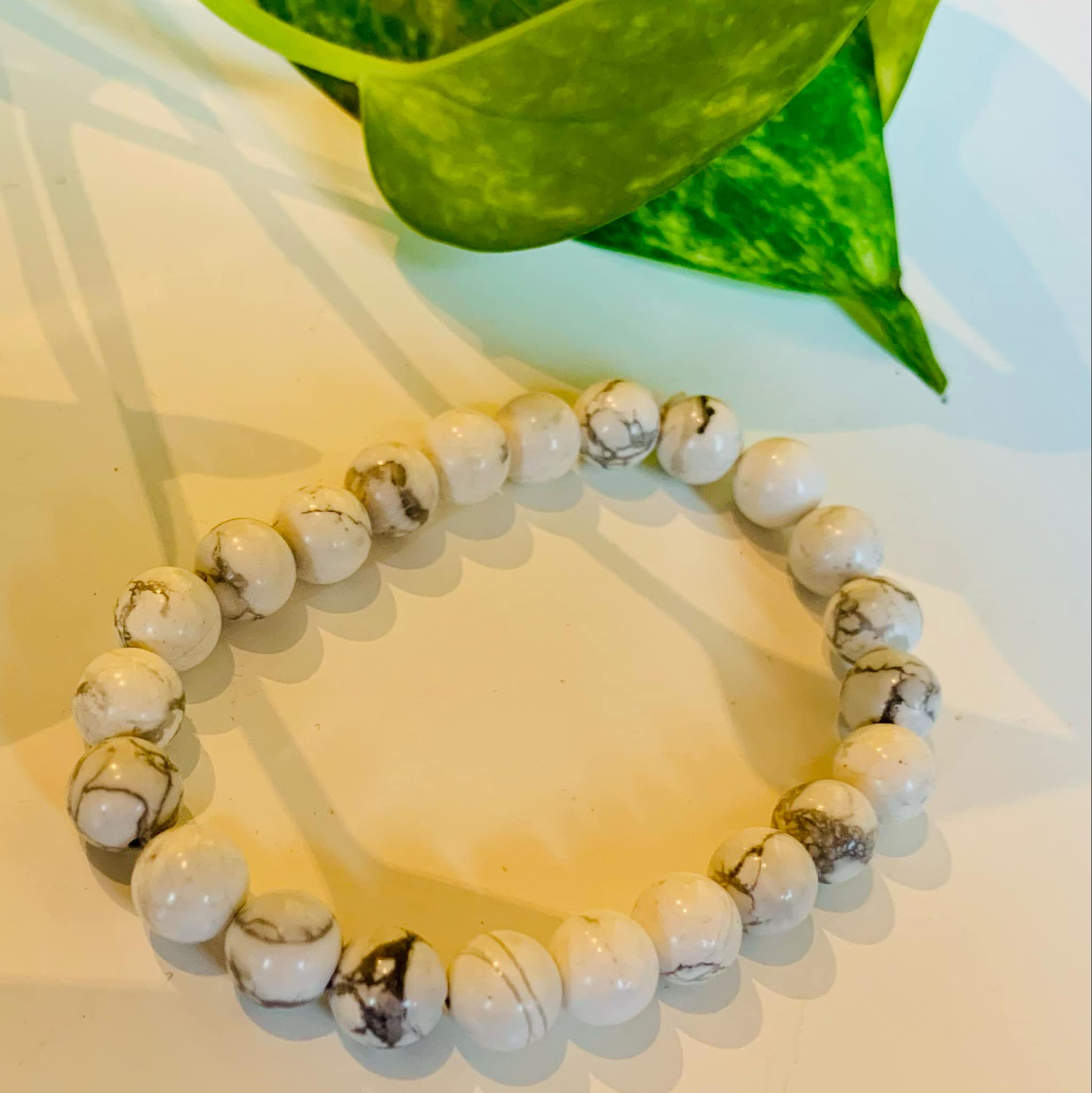 White and gray tiger eye beaded bracelet