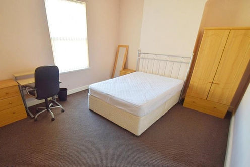 Bedroom in student house 