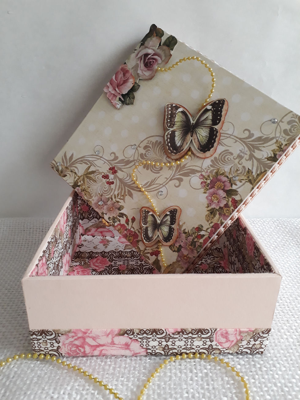 Miniatura: Caixa Mdf Decorada  - "Flores e mais flores "