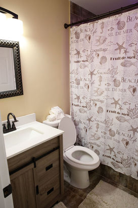 Grand Bahama Bonefishing At Sandy Beach Villas Bonefish Lodge | Living Accommodations